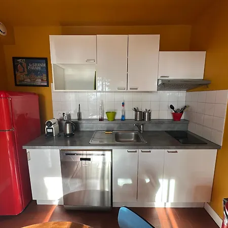 Eco Maison Entiere Avec Terrasse Dans Jardin Potager Piscine Parking בית נופש