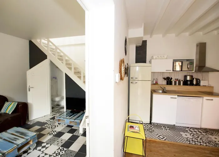 Eco Maison Entiere Avec Terrasse Dans Jardin Potager Piscine Parking بيت للعطل روان