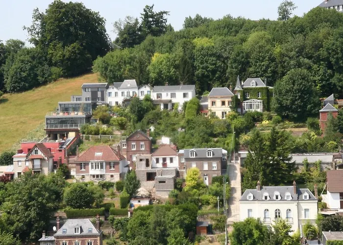 Ferienhaus Eco Maison Entiere Avec Terrasse Dans Jardin Potager Piscine Parking Rouen