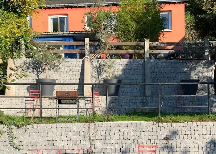 Eco Maison Entière Avec Terrasse Dans Jardin Potager Piscine Parking Hébergement de vacances *