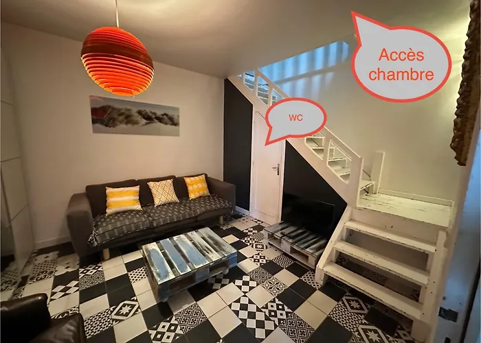 Eco Maison Entière Avec Terrasse Dans Jardin Potager Piscine Parking Hébergement de vacances *