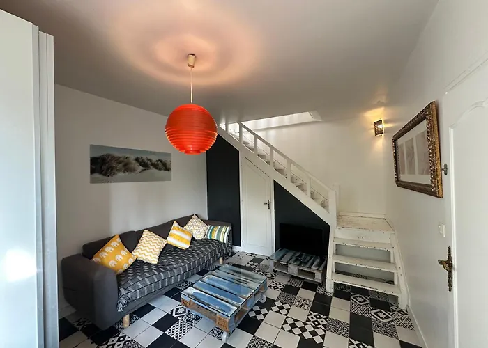 Eco Maison Entiere Avec Terrasse Dans Jardin Potager Piscine Parking