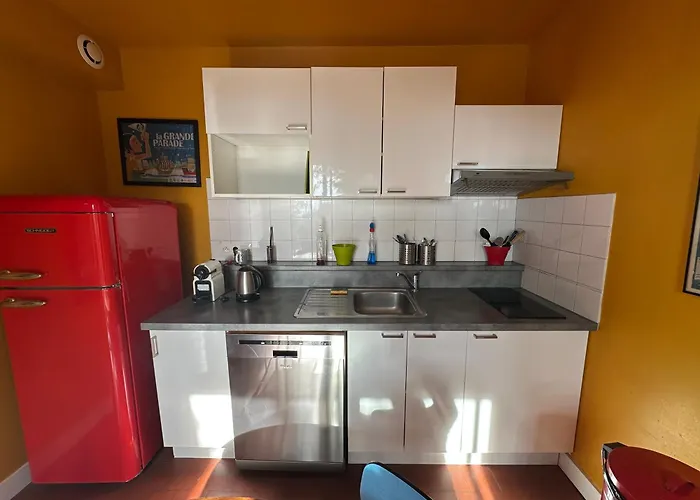 Eco Maison Entiere Avec Terrasse Dans Jardin Potager Piscine Parking بيت للعطل