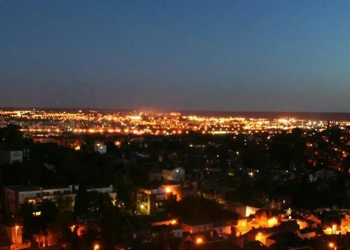 Eco Maison Entiere Avec Terrasse Dans Jardin Potager Piscine Parking بيت للعطل روان